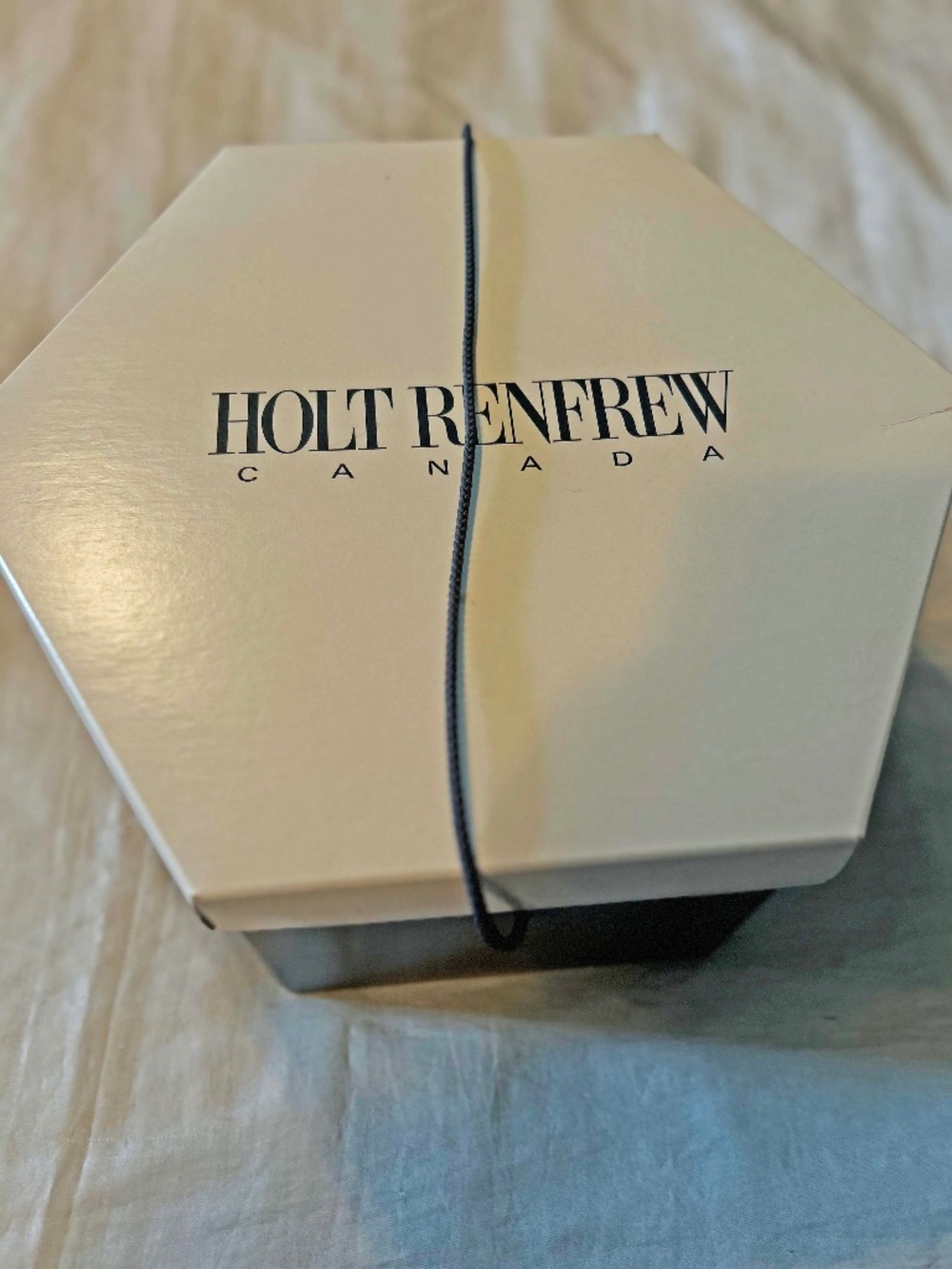 HAT BOX WITH CLOSURE CORD/HANDLE, HOLT RENFREW, 15 x 13 x 7 Inches, DARK GREY &